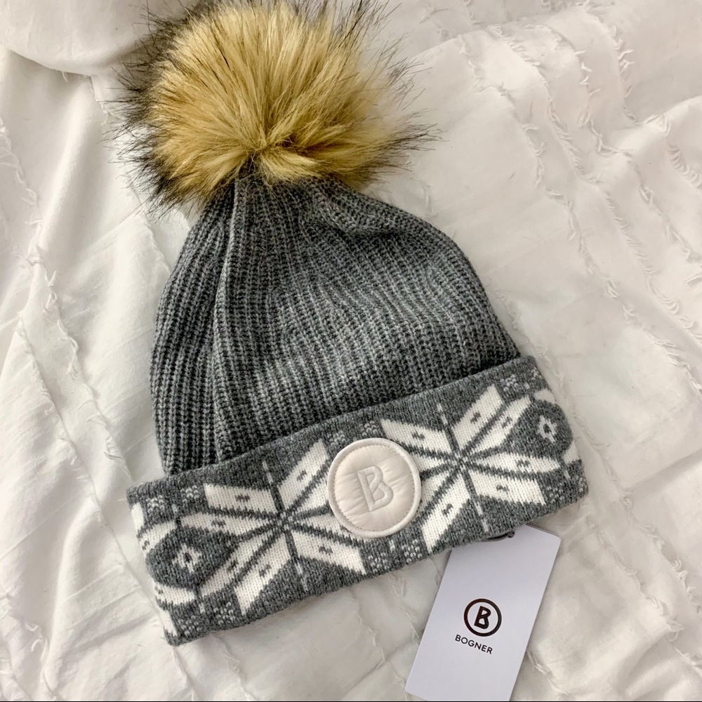 NWT Bogner Mariola Gray Beanie with Fur Pom Pom
